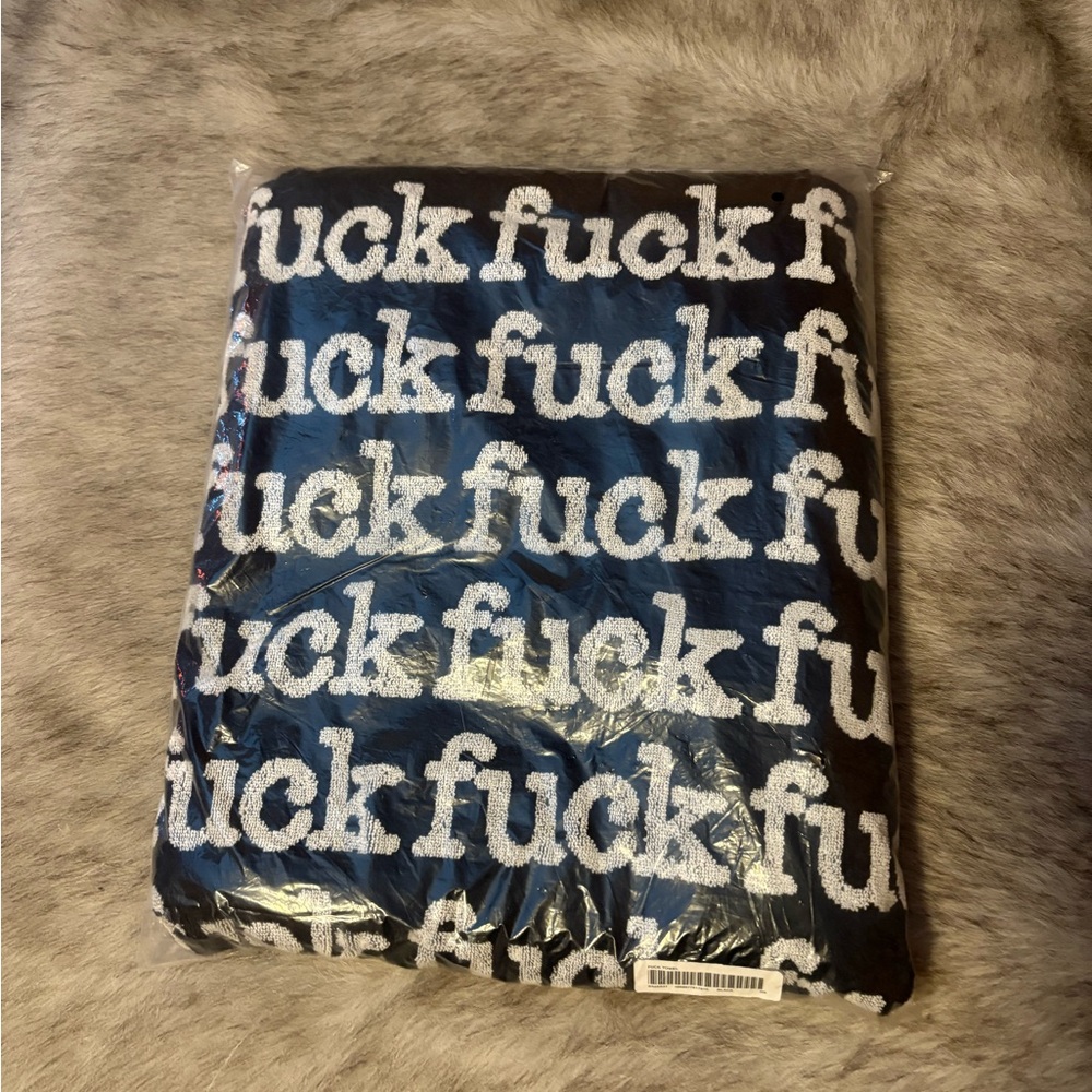 Supreme Black & White Script Towel